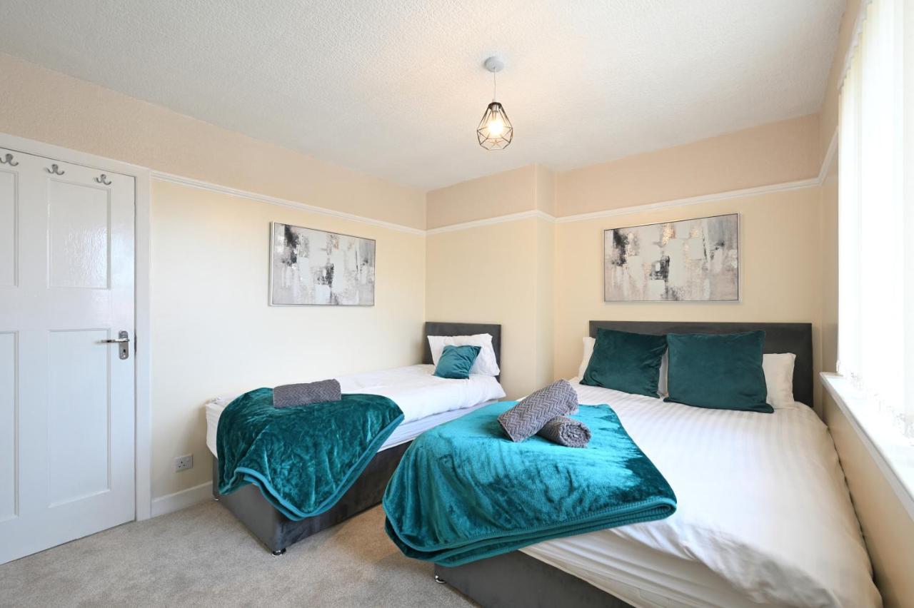 Sleek And Stylish 3 Bed In Bolton - Garden - Parking Villa Exterior foto