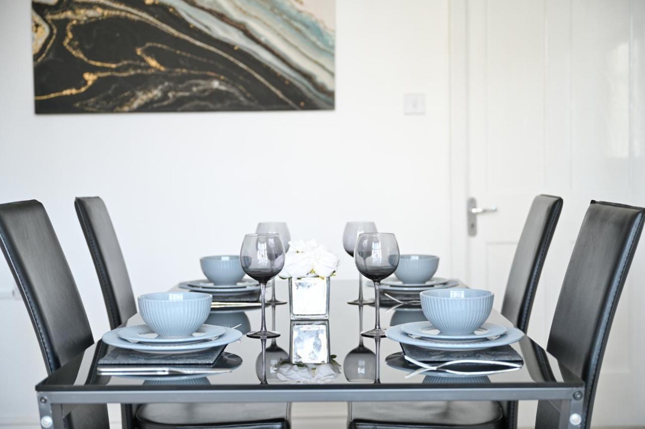 Sleek And Stylish 3 Bed In Bolton - Garden - Parking Villa Exterior foto