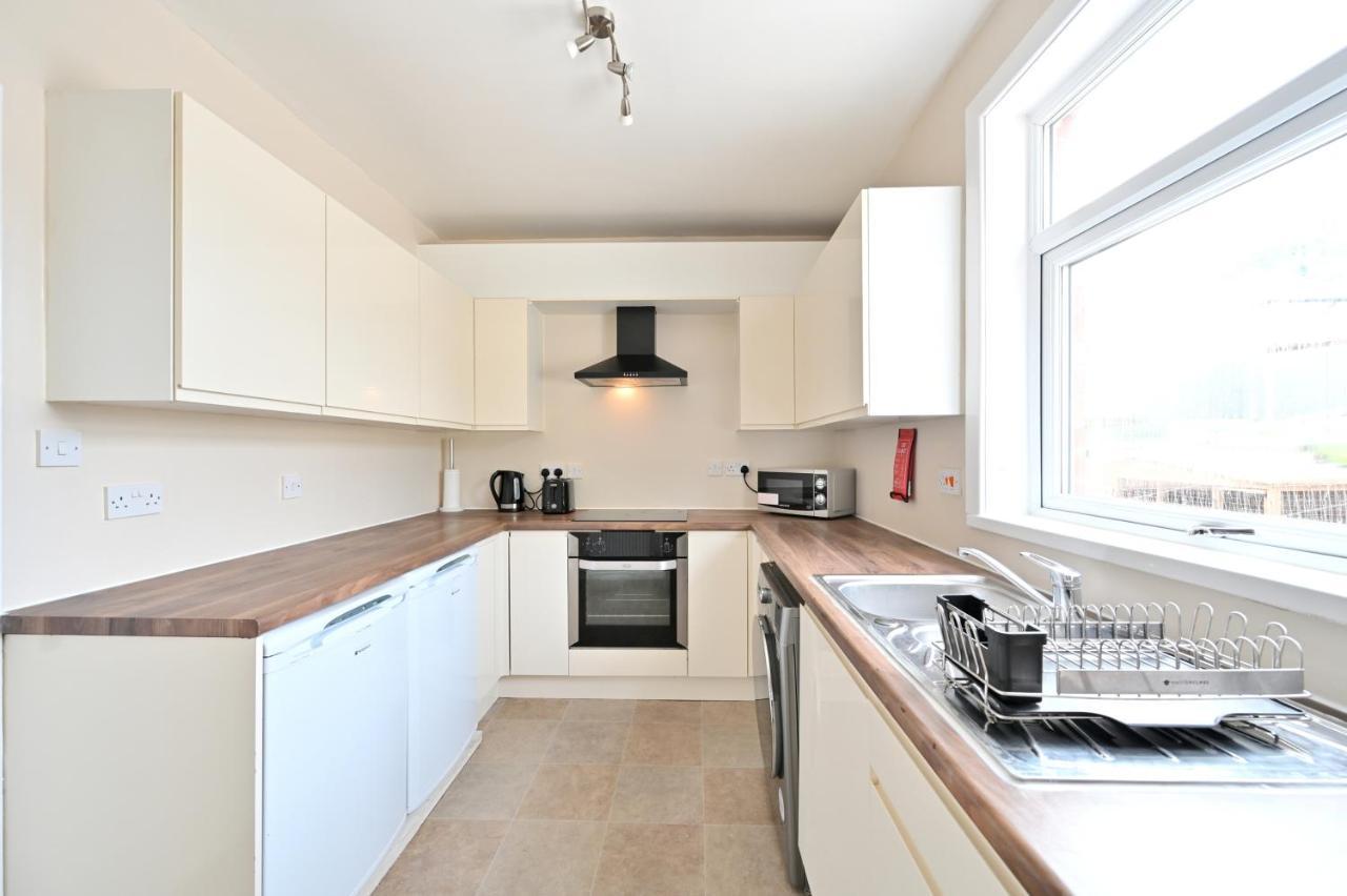 Sleek And Stylish 3 Bed In Bolton - Garden - Parking Villa Exterior foto