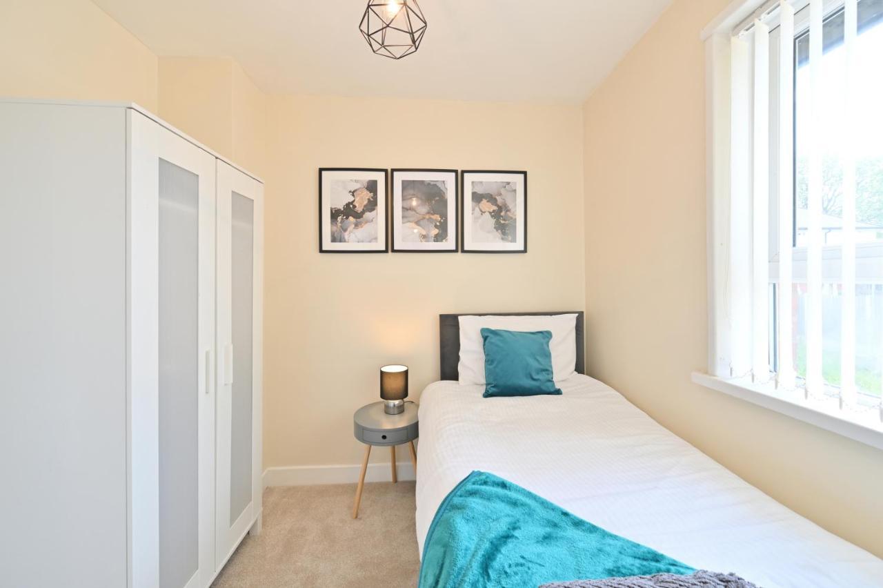 Sleek And Stylish 3 Bed In Bolton - Garden - Parking Villa Exterior foto