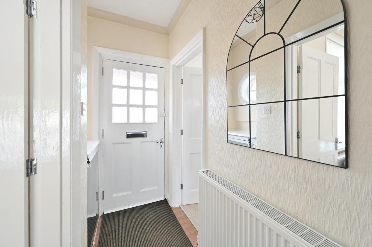 Sleek And Stylish 3 Bed In Bolton - Garden - Parking Villa Exterior foto